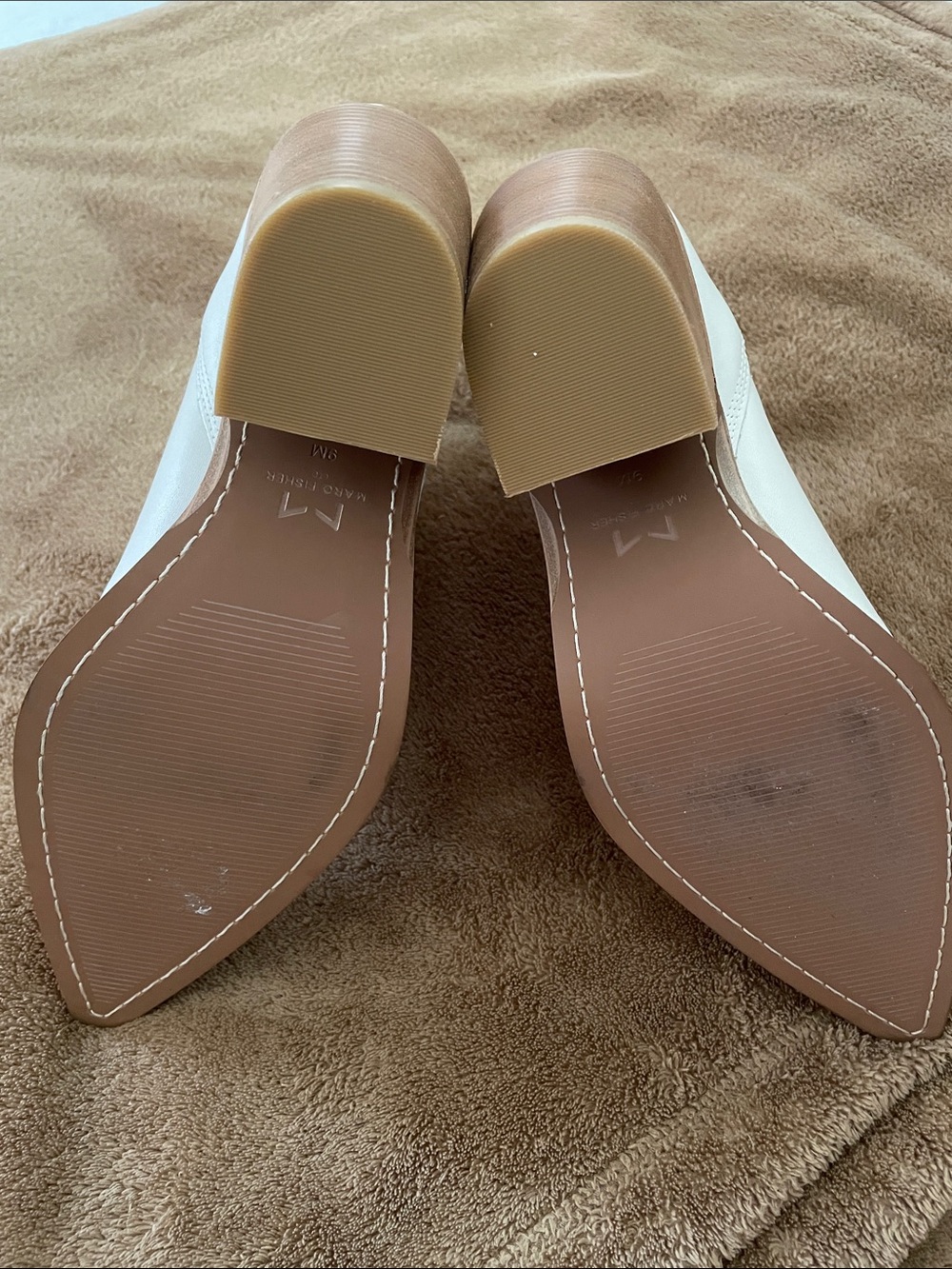 Marc Fisher Cream Leather Pointed Chelsea Booties size 9 - Picture 4 of 8